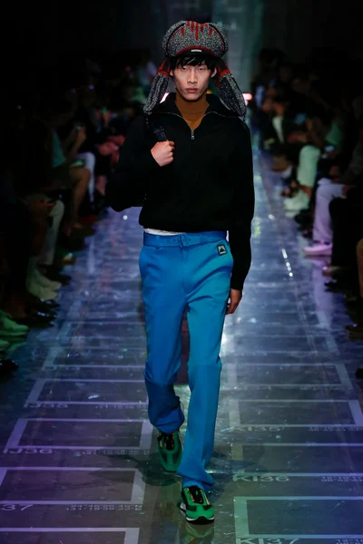 Look 28